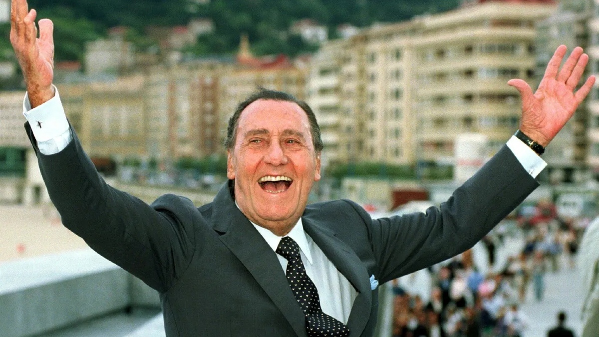 frase di Alberto Sordi per chi pensa che la vita sia una tragedia