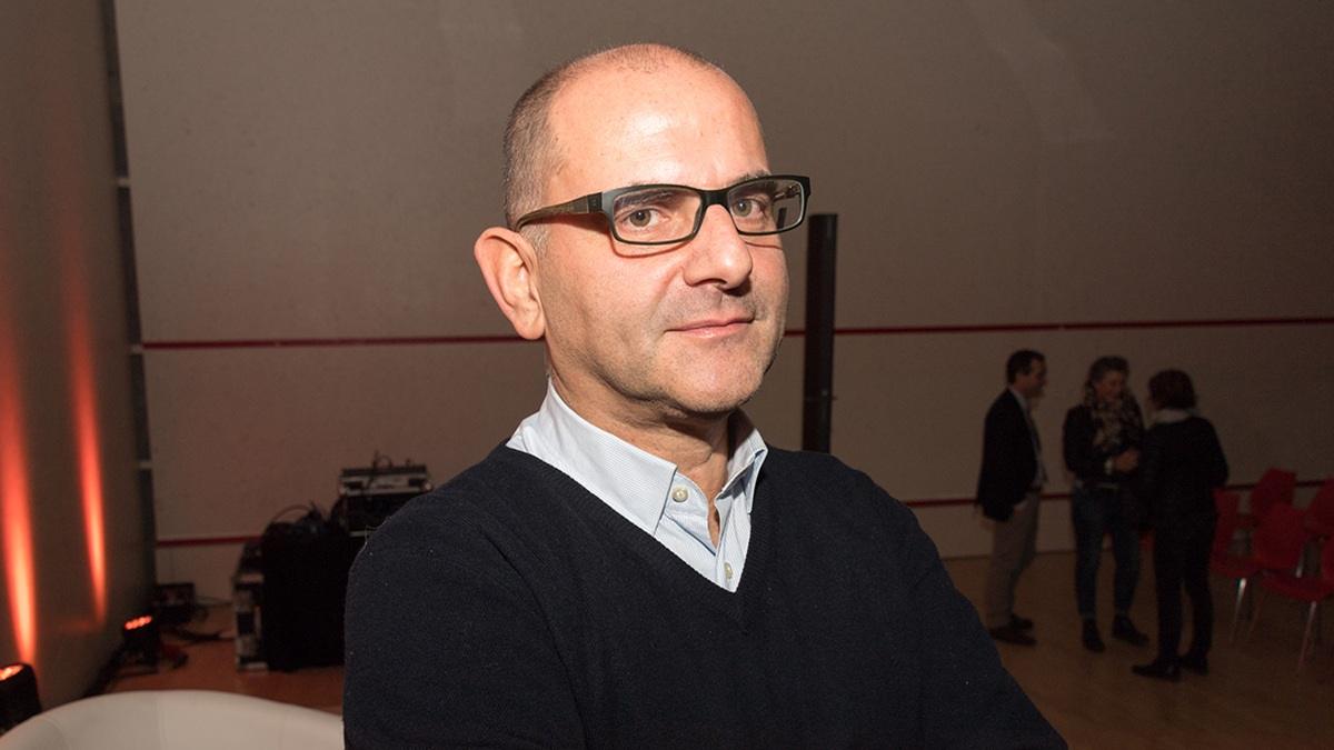 si cresce un adolescente e si cura un anziano