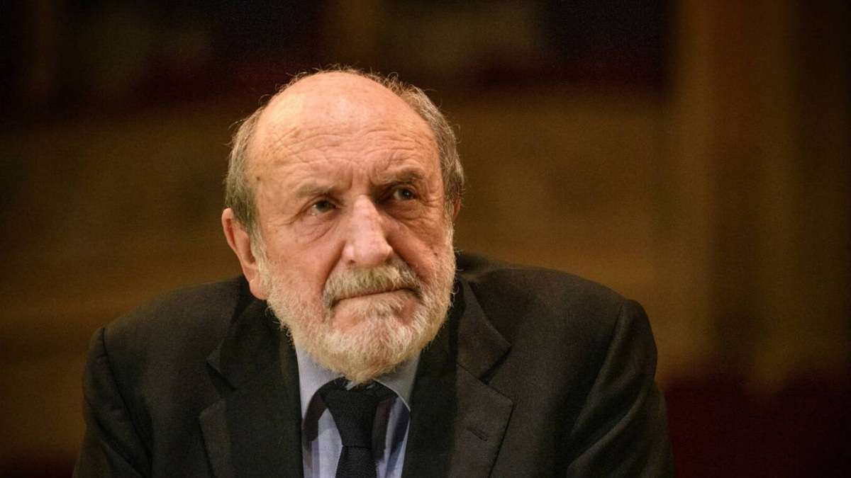 straccio di relazione in più